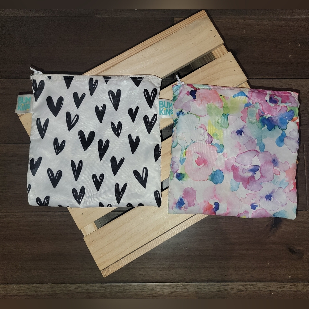 Set of 2 Bumkins Reusable Waterproof Snack Bags – Floral & Heart